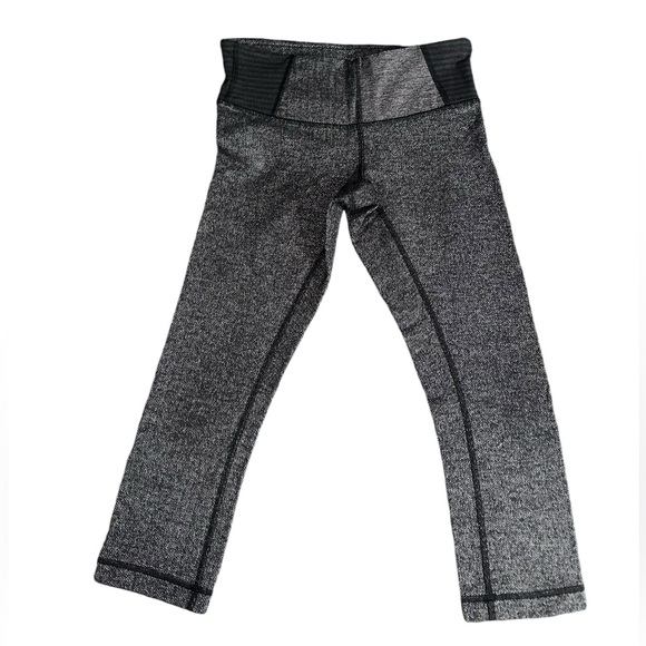 Lululemon Wunder Under Crop III - Picture 7 of 14